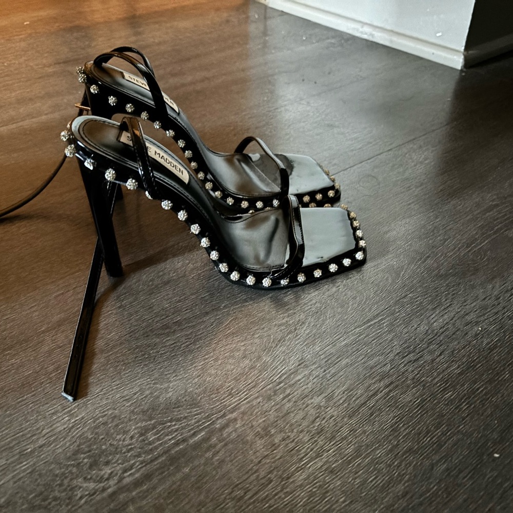 Black Zelle Steve Madden heels. New, wore once to take pictures.